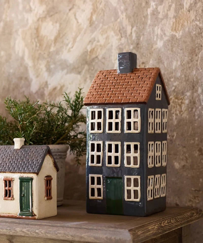 Cotswolds Country Tea Light Grande Chalet – large ceramic chalet lantern