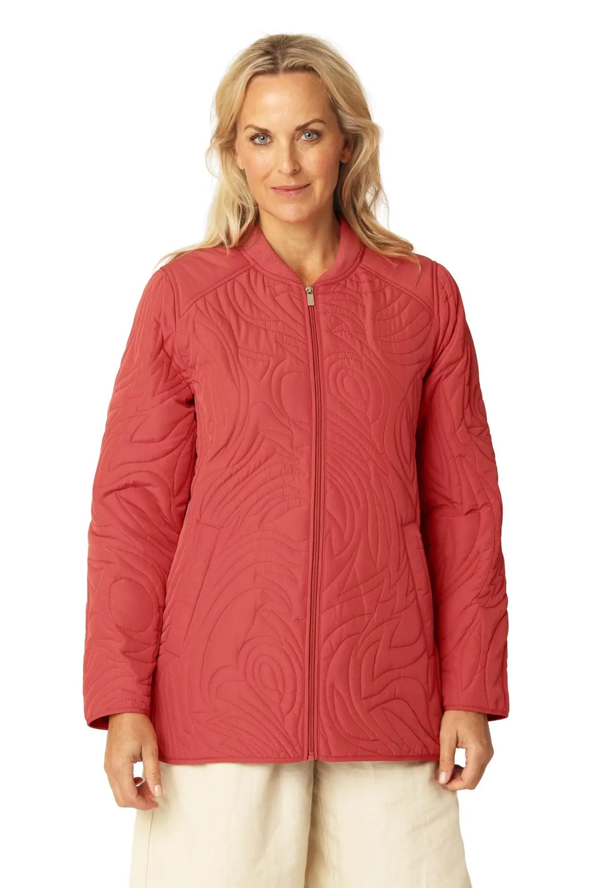 Dune02 Quilted jacket is a softly padded short A-line jacket with a slightly longer back