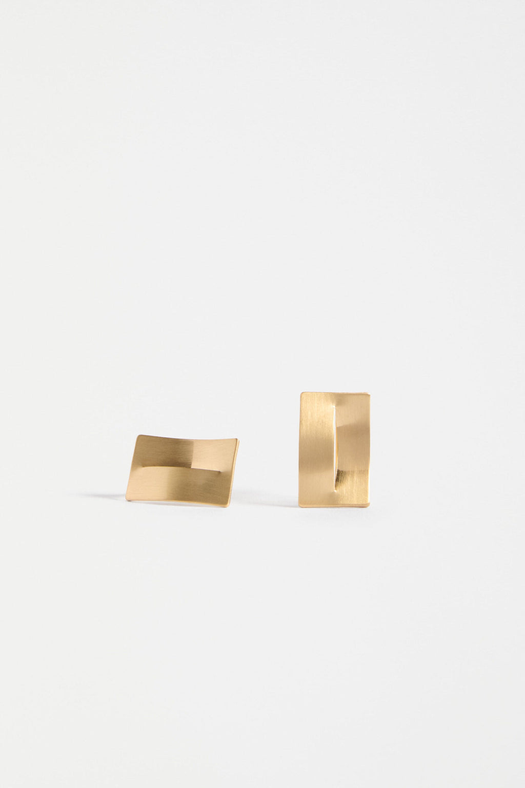Trel Stud Earring Elk – Minimalist folded rectangular design in matte gold or matte silver