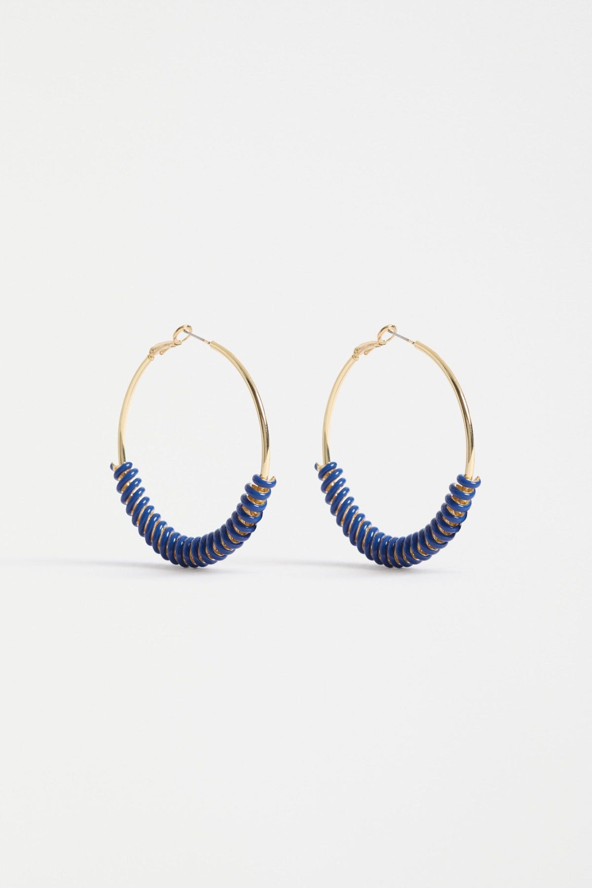 Vrid Hoop Earring