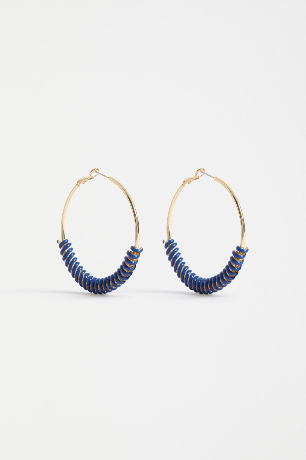 Vrid Hoop Earring – large hoop with enamel spiral detail
