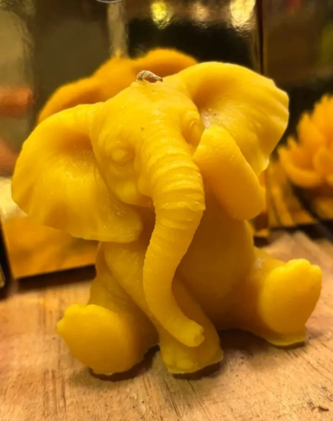 Cute Elephant Beeswax Candle made of 100% Mānuka Beeswax