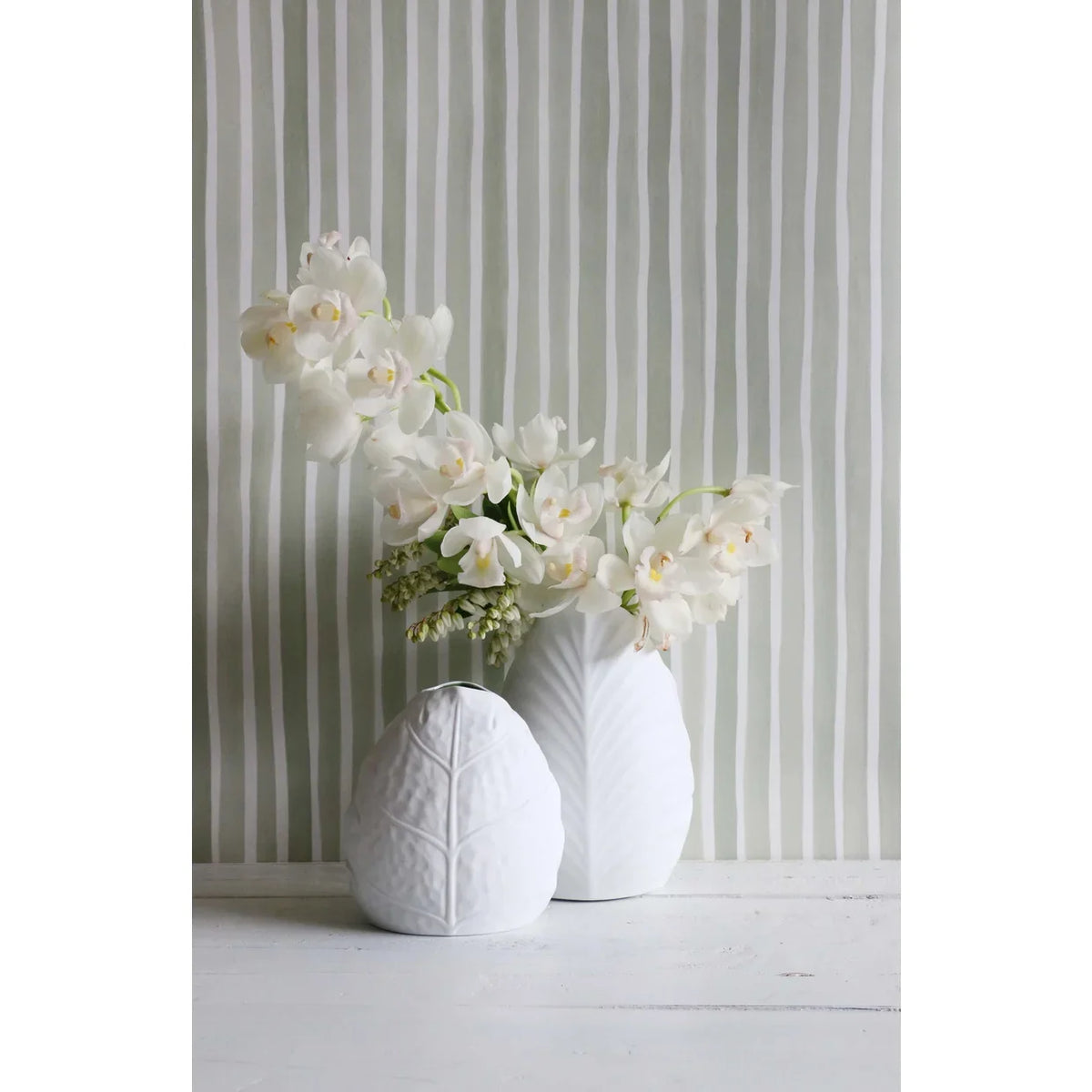Leaf Vase - White With Green Interior