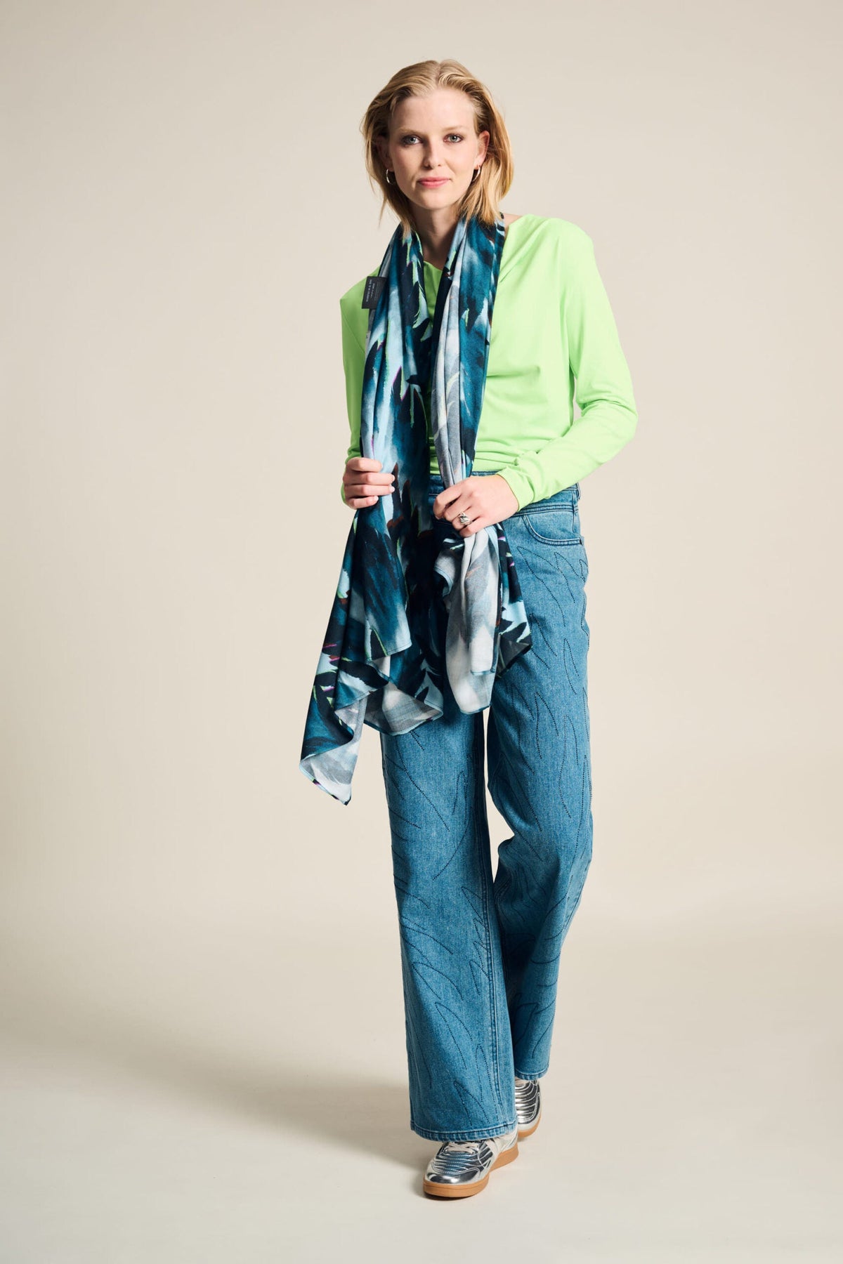 Shawl - Feathers Blue