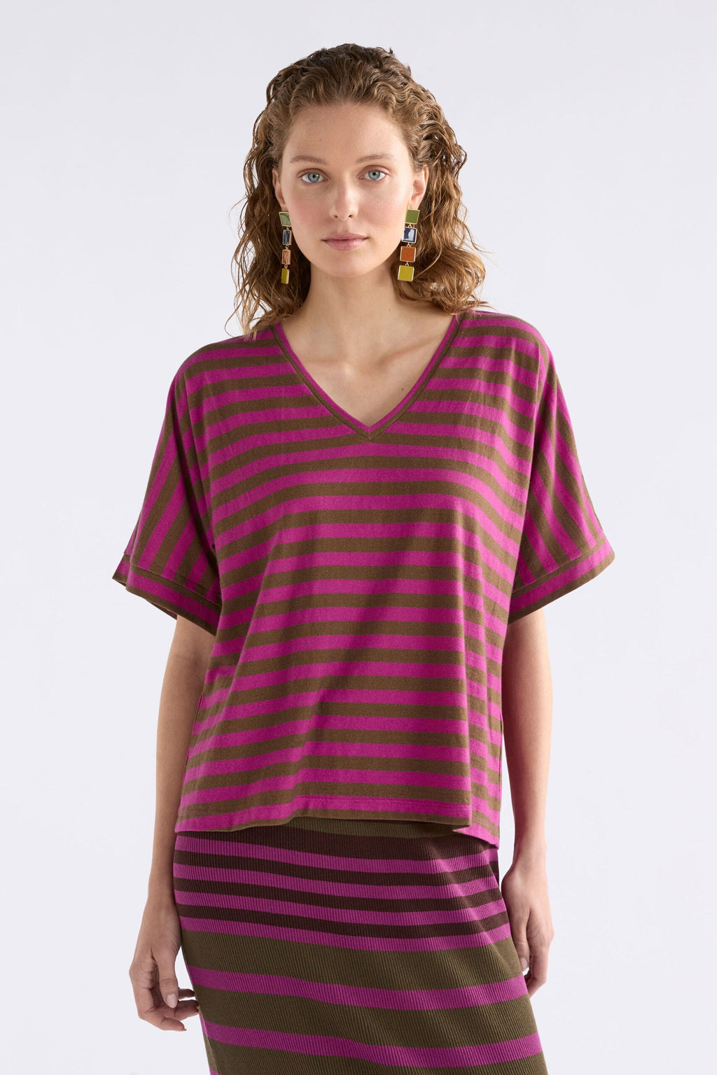 Seter Tee - OLIVE/FUCHSIA
