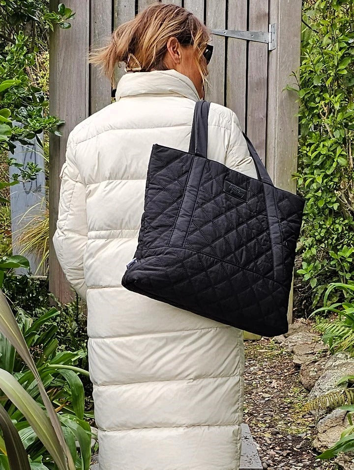 Taylor Tote Bag in classic black – versatile everyday carryall with laptop sleeve